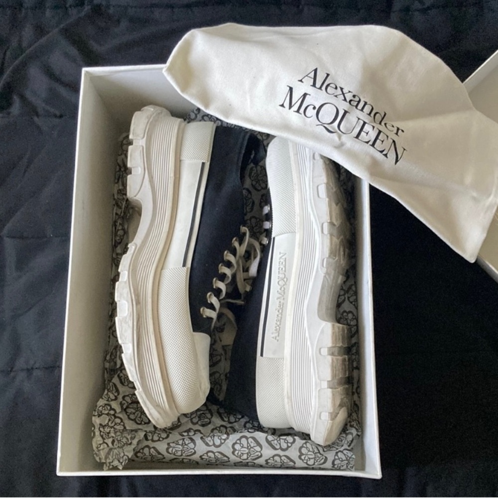 Alexander McQueen Oversized Tread Sneaker Low no box